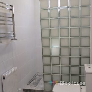 Перегородка из стеклоблоков в душевой, стеклоблок волна молочный Vitrablok